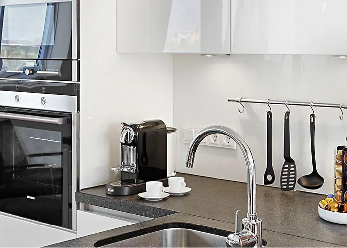 The Red - Living By The Rhine Aparthotel