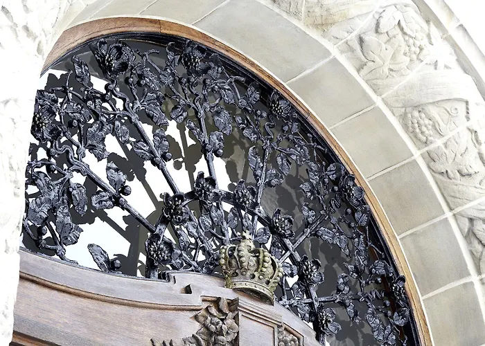 The Red - Living By The Rhine 5*