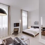 شقة فندقية The Red - Living By The Rhine 5*