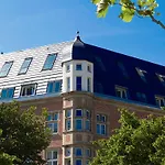 شقة فندقية The Red - Living By The Rhine 5*