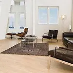 The Red - Living By The Rhine Aparthotel