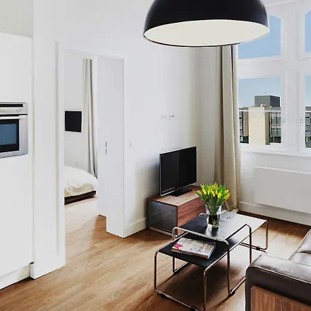 The Red - Living By The Rhine Düsseldorf