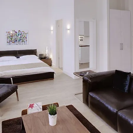 The Red - Living By The Rhine Apartmanhotel