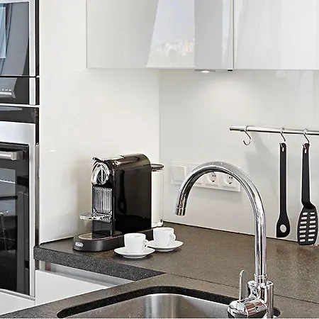 The Red - Living By The Rhine Aparthotel