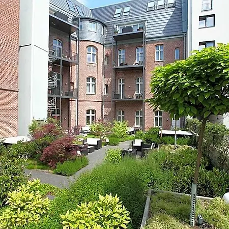 The Red - Living By The Rhine 5*