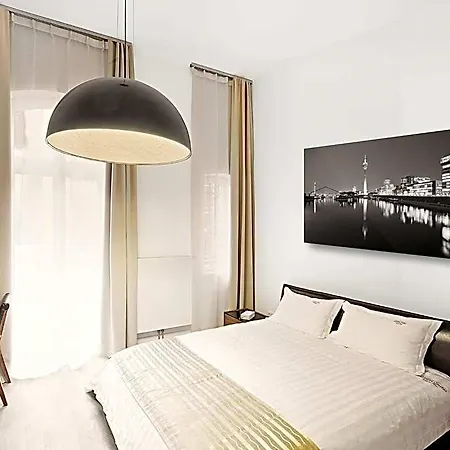 The Red - Living Suites By The Rhine Aparthotel Dusseldorf