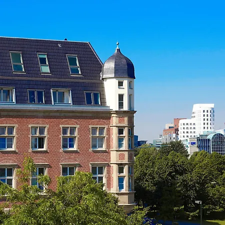 The Red - Living By The Rhine Apartmanhotel Düsseldorf