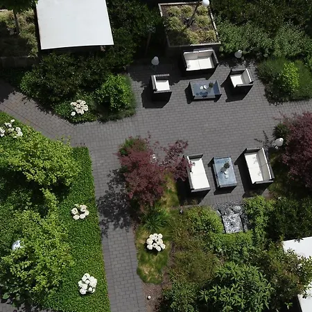 The Red - Living By The Rhine 5* Ντίσελντορφ