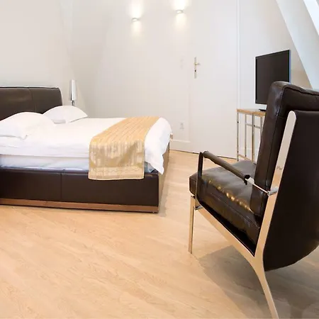 Aparthotel The Red - Living By The Rhine