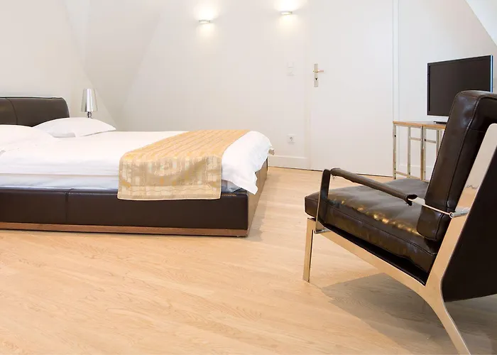 The Red - Living Suites By The Rhine Dusseldorf